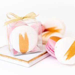 Macarons Gold Brush strokes